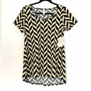 NWT LulaRoe Classic Oversized Yellow & Black Tee